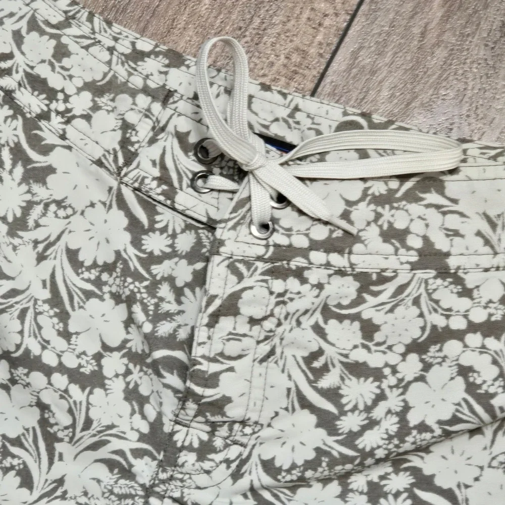 Patagonia Water Girl Board Shorts Olive Green Floral Lace Up Swim Trunks Size 12